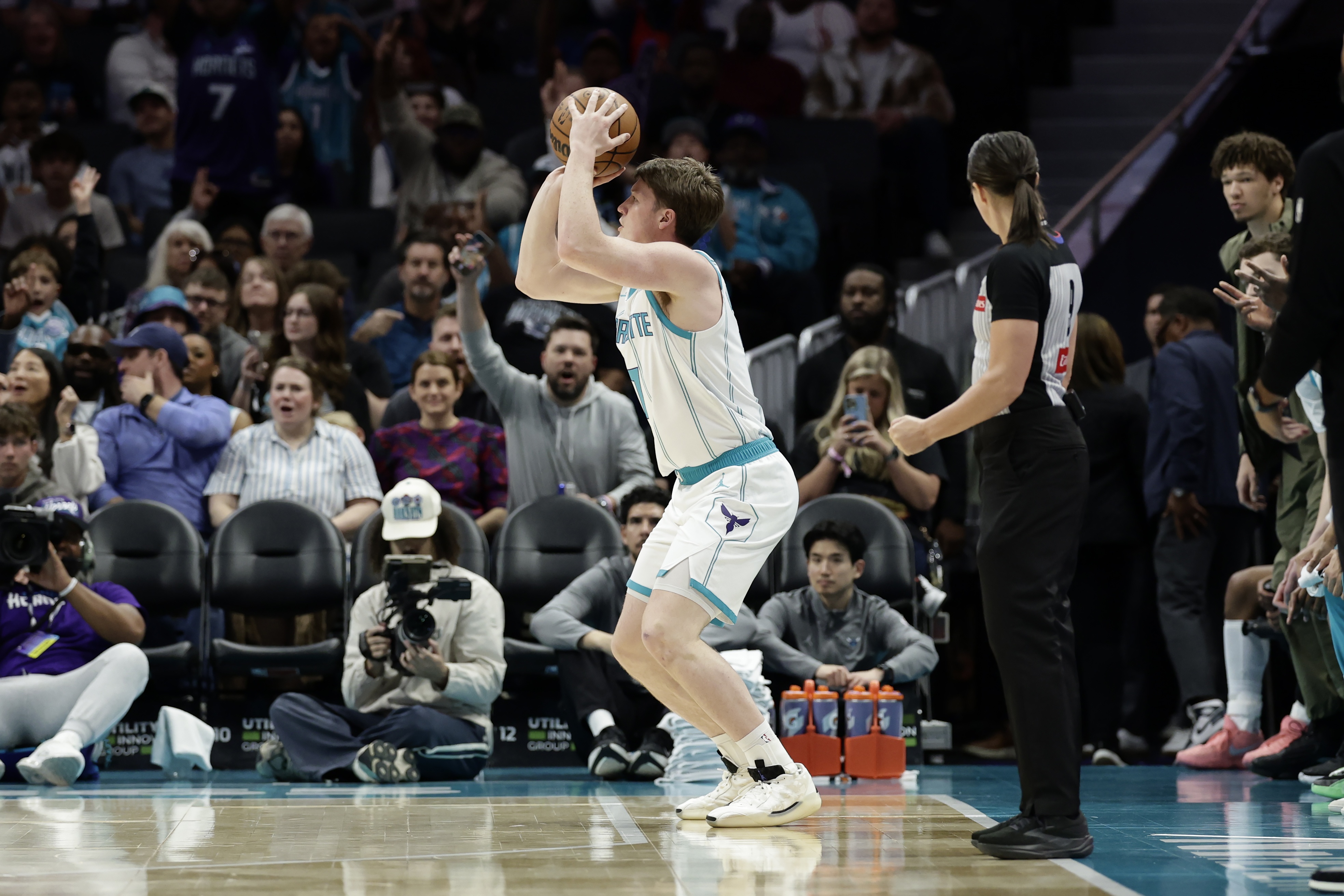 华体会登录入口-最近几场略迷！克尼佩尔出战25分钟 12中4&amp;三分3中0拿8分7板