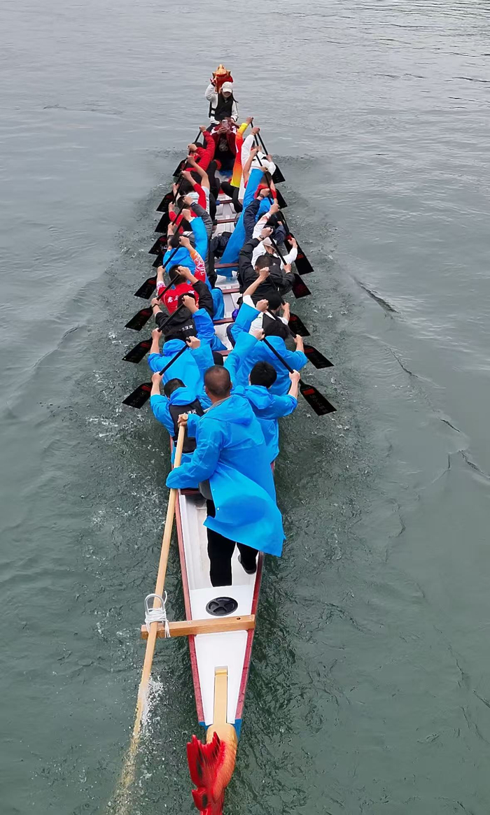 华体会官方网站-衡阳一女村干部加入“龙超”队担任鼓手：想当好定海神针，用行动证明女子能顶半边天|龙舟|衡阳市|湖南省|洣河村|霞流镇_新浪体育_新浪新闻