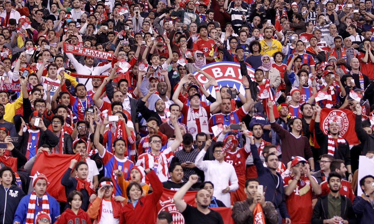 华体会app下载-拜仁球迷组织回应与警方冲突：责任在警方，他们采取了暴力袭击